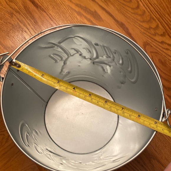 Retro Coca Cola Red White Santa Tin Bucket wHandle EUC 7 1/2” Tall - Picture 12 of 15